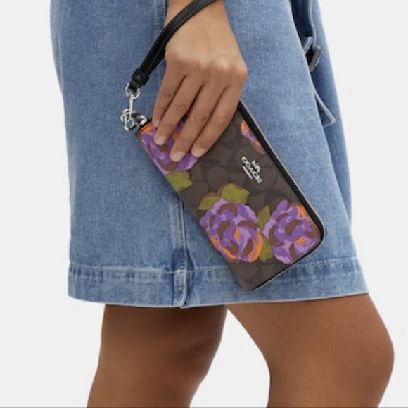 Coach Zip Around Wallet In Signature Canvas With Rose Print - Picture 3 of 13